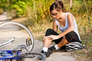 Боль коленного сустава, стимулируя на велосипеде