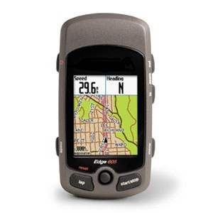 Навигатор GPS использует для поездок на велосипеде